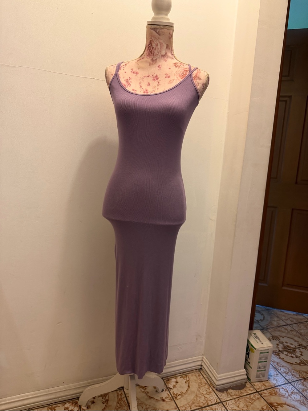 Sleeveless Lilac Scoop Neck Maxi Dress